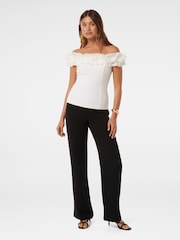 Top estilo corsé de crepé con volantes Stephanie de Forever New - Imagen 5 de 5