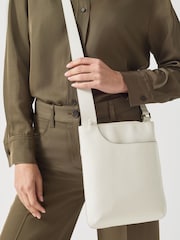 Alb - Geantă tip poștaș Radley London Icon cu buzunare medii și fermoar superior - Imaginea 5 din 5