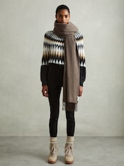 Reiss Black/Camel Indi Fuzzy Fairisle Pattern Crew Neck Jumper - Image 5 of 6