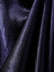 Indigoblau - Reiss Slipdress aus Satin mit Wasserfallausschnitt und Paisley-Muster - Bild 5 von 5