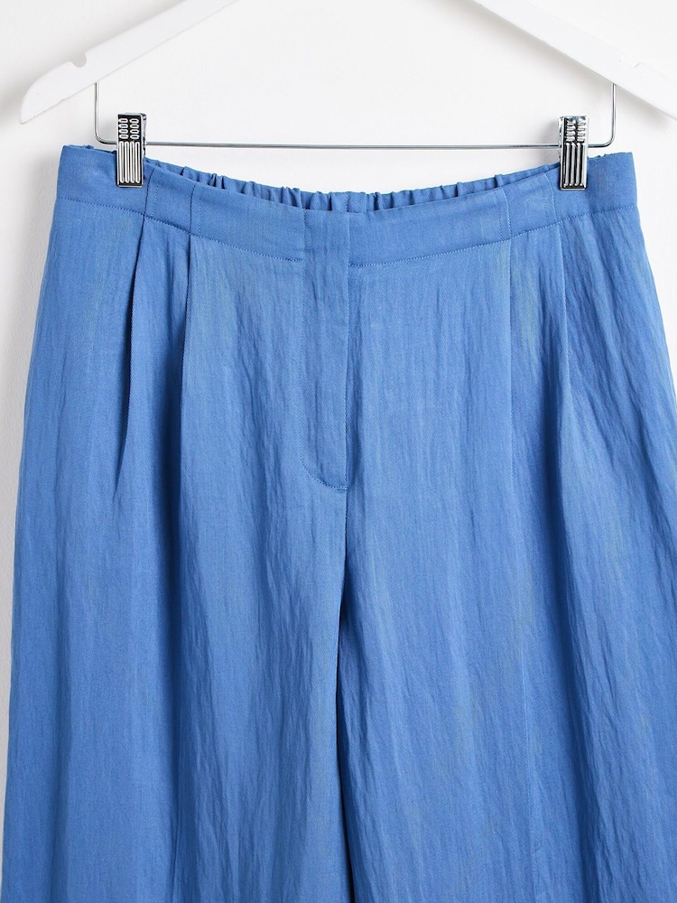 Blau - Oliver Bonas – kurz geschnittene Plissehose - Bild 2 von 5 Blau - Oliver Bonas – kurz geschnittene Plissehose - Bild 2 von 5