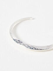 Oliver Bonas Silver Tone Susan Scalloped Engraved Bangle - Image 3 of 5