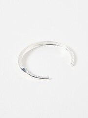 Oliver Bonas Silver Tone Susan Scalloped Engraved Bangle - Image 4 of 5