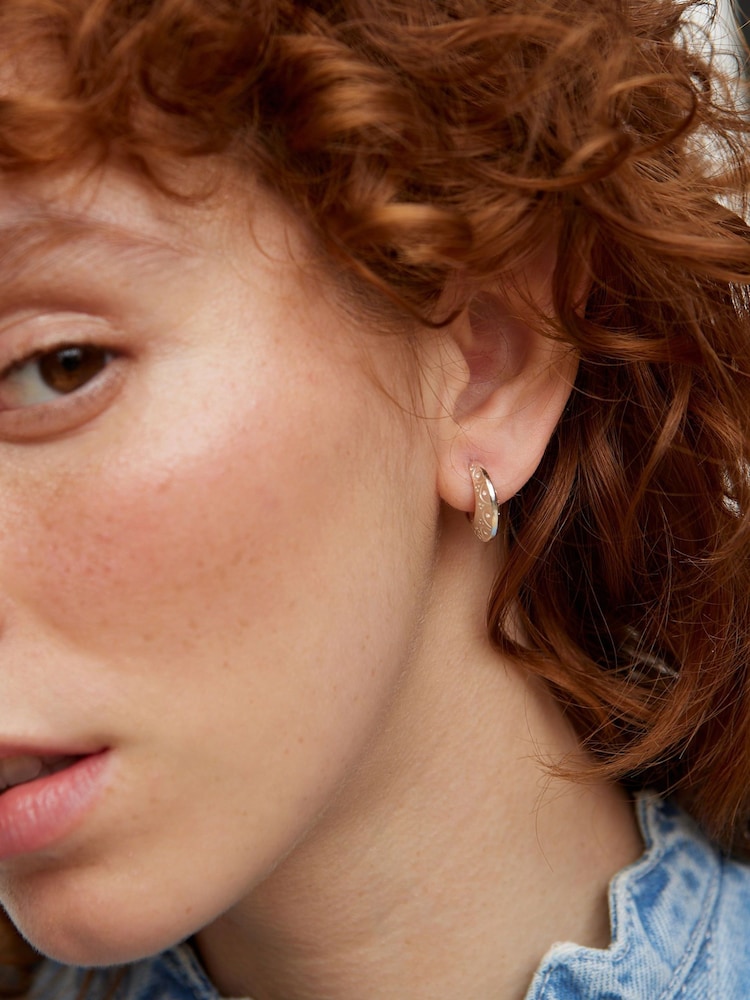 Oliver Bonas Silver Tone Susan Scalloped Engraved Hoop Earrings - Image 5 of 5