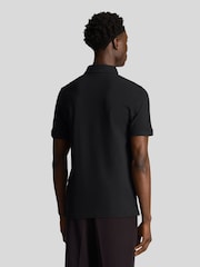 أسود - Lyle & Scott Tonal Eagle Polo Shirt - صورة 2 من 5