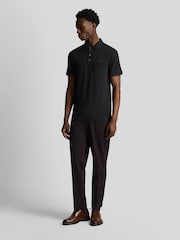أسود - Lyle & Scott Tonal Eagle Polo Shirt - صورة 3 من 5