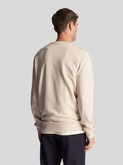Cream - Lyle & Scott Tonal Eagle Guler rotund  100% Bumbac Hanorac - Image 3 of 4