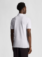 أبيض - Lyle & Scott Tonal Eagle Polo Shirt - صورة 3 من 5