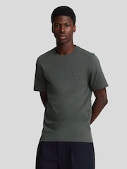 Grau - Lyle & Scott Tonal Eagle 100% Cotton T-Shirt - Bild 1 von 5
