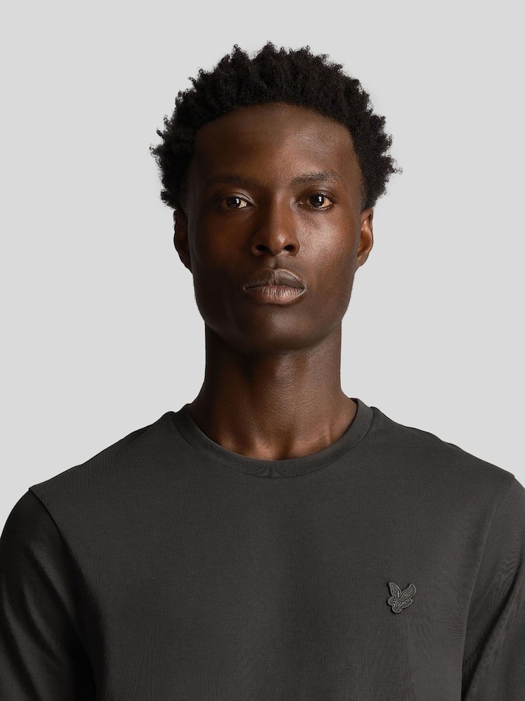 Lyle & Scott Grey Tonal Eagle T-Shirt - Image 4 of 5