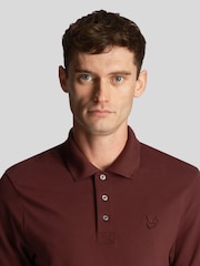 أحمر - Lyle & Scott Tonal Eagle Polo Shirt - صورة 4 من 5