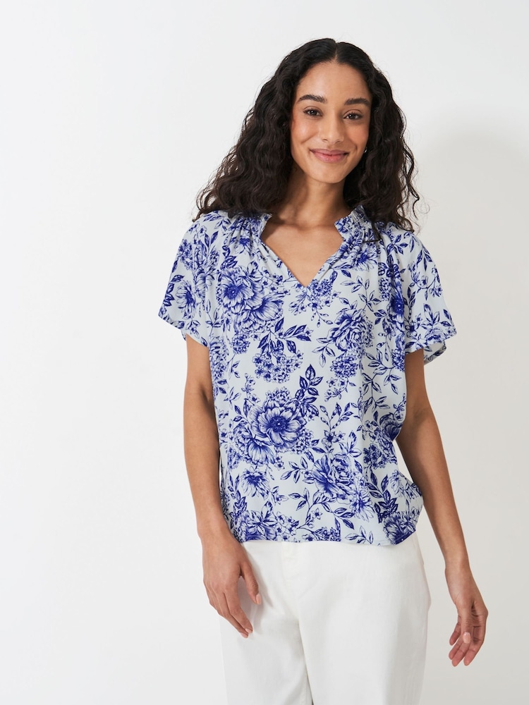 Blau - Crew Clothing Lia Frill V-Neck Blouse - Bild 1 von 5