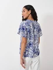 Blau - Crew Clothing Lia Frill V-Neck Blouse - Bild 2 von 5