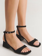 Zwart - Simply Be Barely There on Low Block Heels in Extra Wide Fit - Image 1 of 4