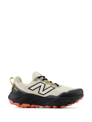 New Balance White/Black Mens Fresh Foam Hierro V9 Trainers - Image 3 of 10