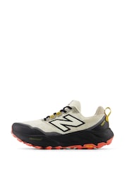 New Balance White/Black Mens Fresh Foam Hierro V9 Trainers - Image 4 of 10