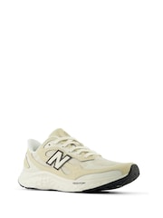 New Balance Cream Mens Fresh Foam Arishi V4 Trainers - Image 4 of 8
