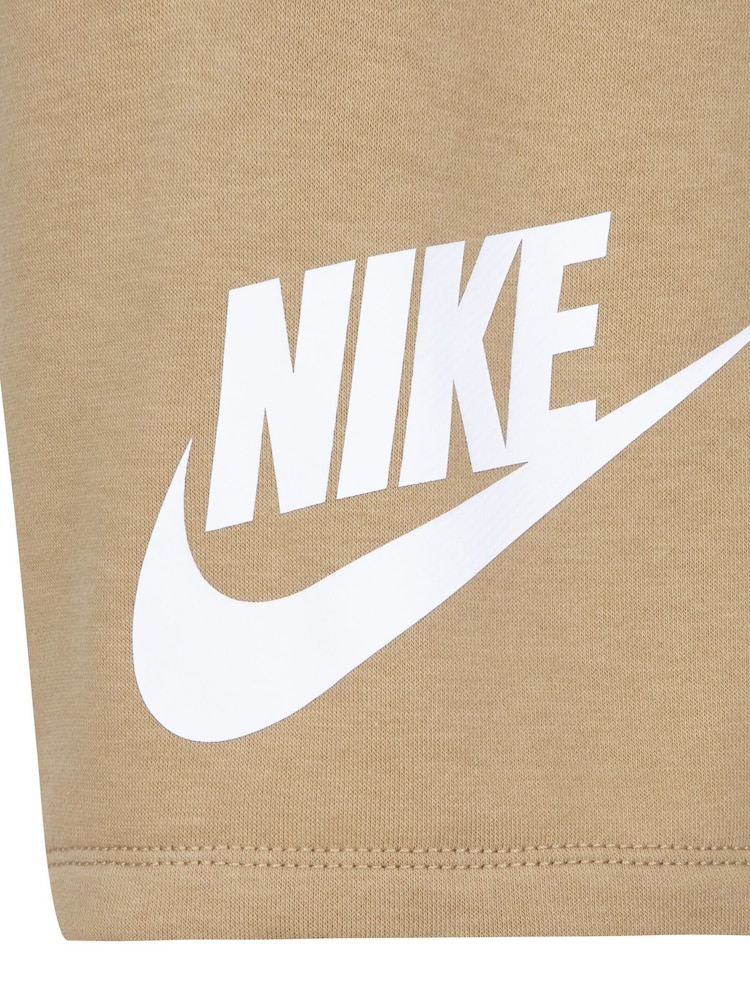 Crema - Nike conjunto de camisetas y pantalones cortos de Little Kids Club - Imagen 4 de 4