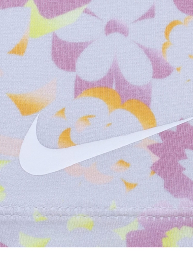 Lila - Nike – Flowral – T-Shirt und Shorts im Set für kleine Kinder - Bild 5 von 5 Lila - Nike – Flowral – T-Shirt und Shorts im Set für kleine Kinder - Bild 5 von 5