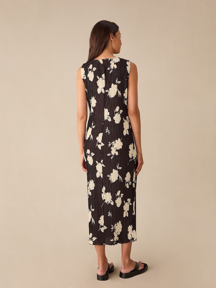 Ro&Zo Black Floral Plissé Tube Dress - Image 4 of 4