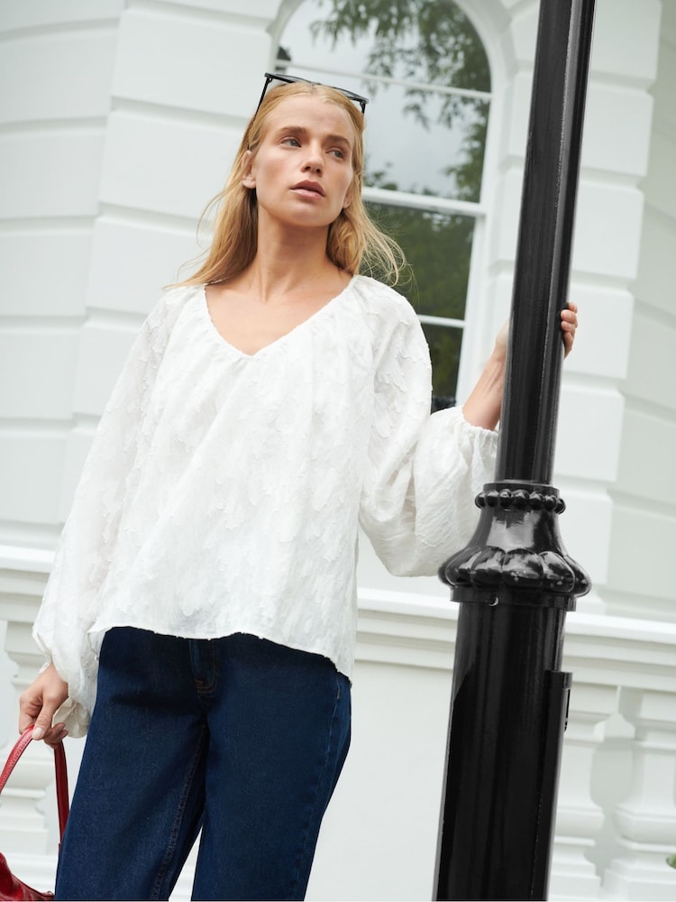 Ro&Zo Ivory White Leopard Print Jacquard Blouson Sleeve Blouse - Image 2 of 8