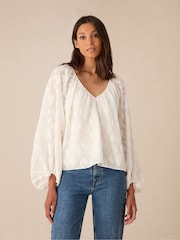 Ro&Zo Ivory White Leopard Print Jacquard Blouson Sleeve Blouse - Image 6 of 8