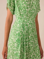 Ro&Zo Green Ditsy Print Tuck Waist Midi Dress - Image 7 of 8