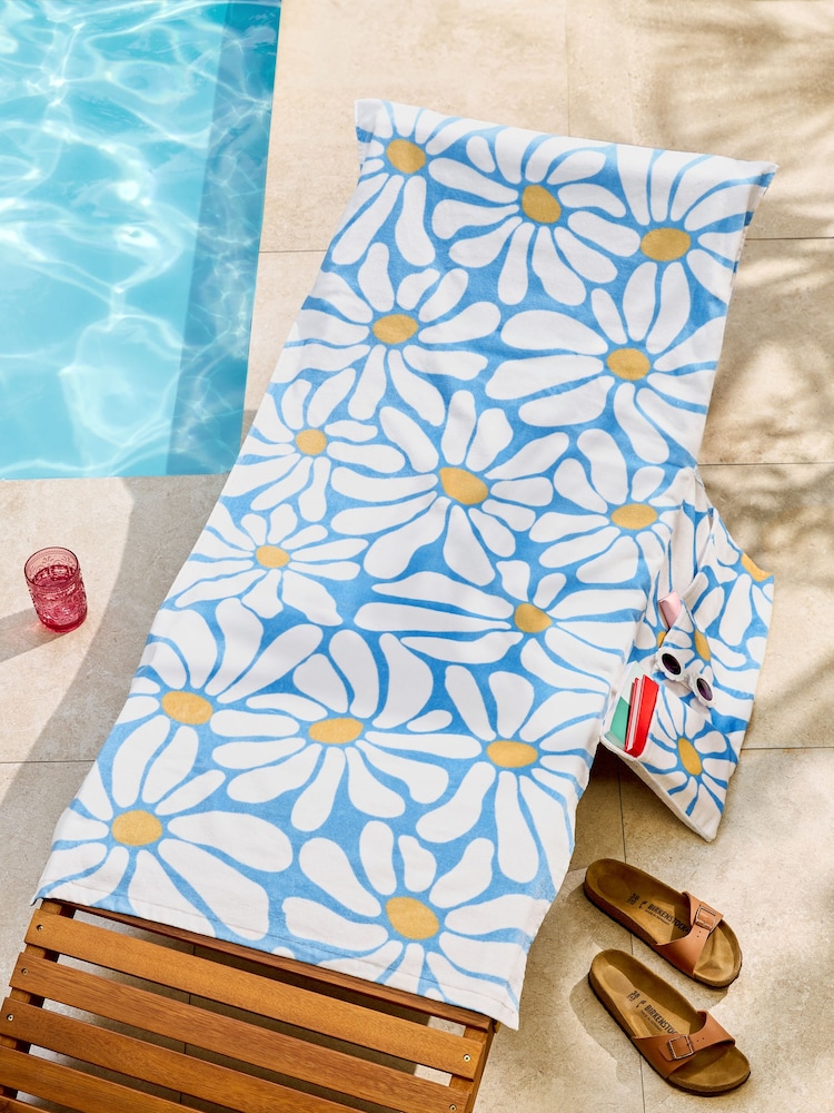 Blue Daisy Pocket 100% Cotton Beach Towel - Image 1 of 3
