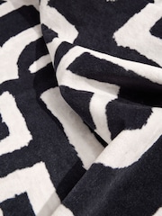 Blue Geo Pocket 100% Cotton Beach Towel - Image 2 of 3