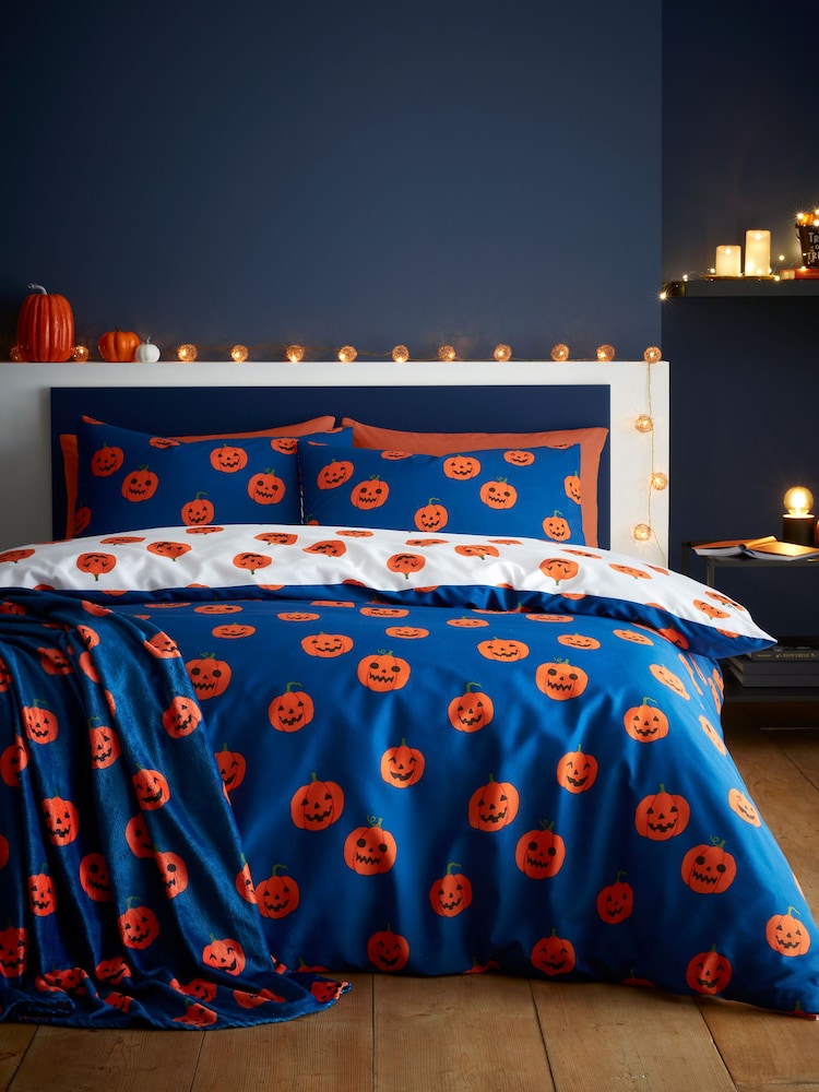 Catherine Lansfield Navy Halloween Pumpkins Cosy Fleece Blanket Throw - Image 2 of 2