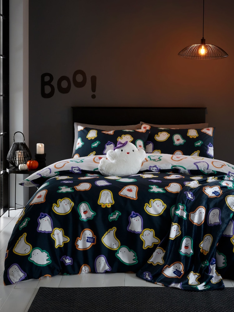 Catherine Lansfield Black Halloween Ghosts Reversible Duvet Cover and Pillowcase Set - Image 1 of 6