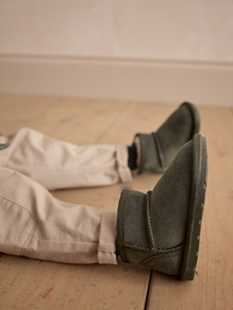 Grün - Warm gefütterte Stiefel aus Veloursleder - Bild 2 von 9 Grün - Warm gefütterte Stiefel aus Veloursleder - Bild 2 von 9