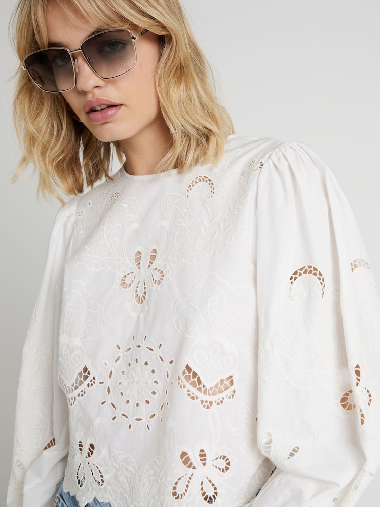 River Island White Crew neck Floral Print Cutwork 100% Cotton Top - Image 2 of 4 River Island White Crew neck Floral Print Cutwork 100% Cotton Top - Image 2 of 4