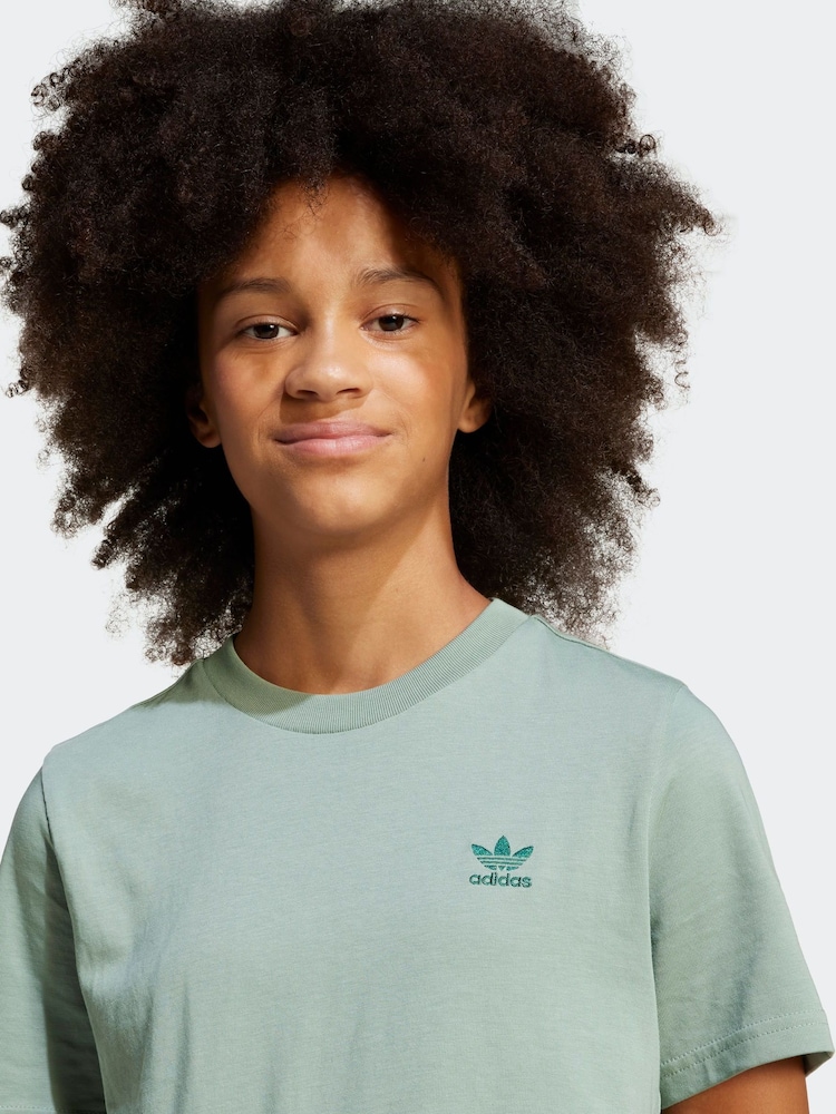 adidas originals Green Small Trefoil Logo 100% Cotton T-Shirt - Image 4 of 5