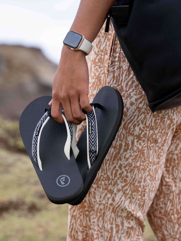Foamlife Black Womens Yogi Flip Flops - Image 6 of 6