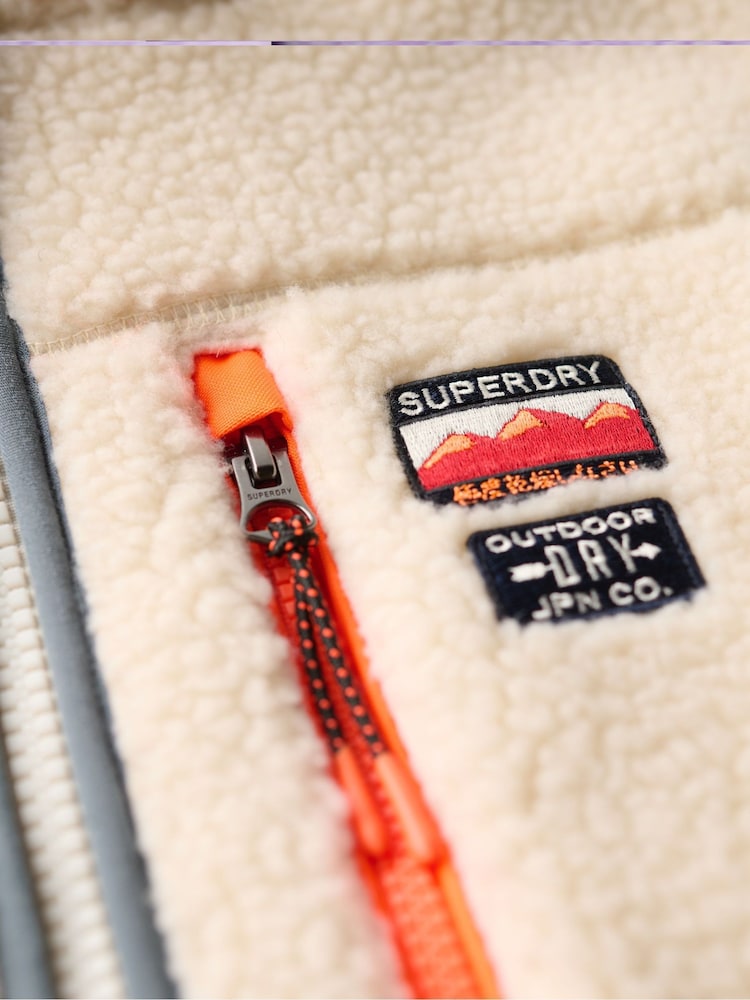 Crème - Superdry Outdoor Gilet en polaire 100% coton - Image 9 de 9