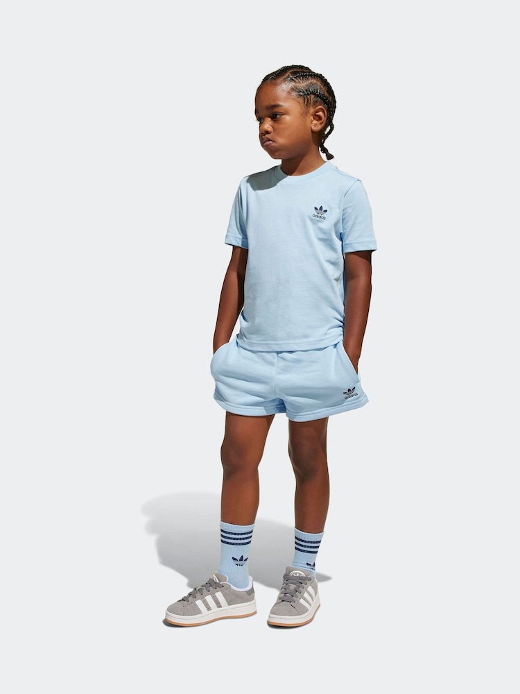 أزرق - طقم شورت وتيشِرت من القطن 100% من adidas Originals - صورة 1 من 5