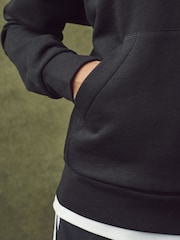 Sudadera de polar con diseño lineal y capucha de adidas - Imagen 6 de 6