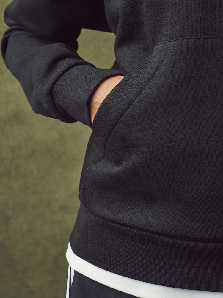 Sudadera de polar con diseño lineal y capucha de adidas - Imagen 6 de 6