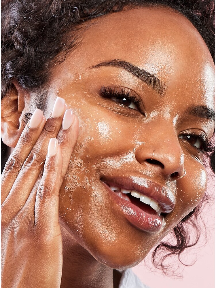Bath & Body Works Exfoliating Face Wash With Aloe + Vitamin E 4 oz / 113 g - Image 2 of 2