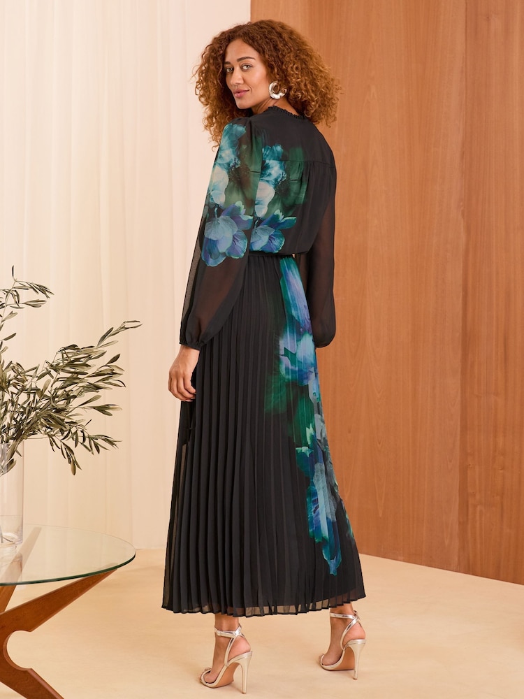 Love & Roses Black Placement Floral Pleated Midi Dress - Image 4 of 4 Love & Roses Black Placement Floral Pleated Midi Dress - Image 4 of 4