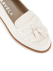Cream - Carvela Sky Tassel Čevlji - Slika 4 iz 5