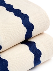 Christy Nautical Takeaway Retro Style Lightweight Beach Towel - Image 2 of 4