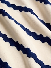 Christy Nautical Takeaway Retro Style Lightweight Beach Towel - Image 3 of 4
