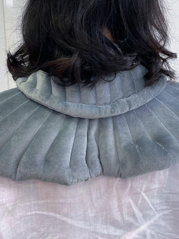 MenKind Grey WellBeing Weighted Hot and Cold Wrap - Image 2 of 4 MenKind Grey WellBeing Weighted Hot and Cold Wrap - Image 2 of 4