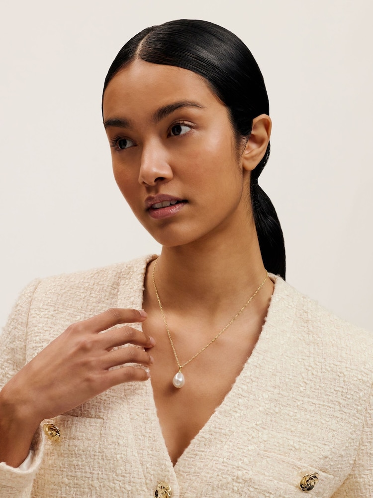 Ted Baker Gold Tone Parmlia: Pearly Chain Pendant Necklace - Image 6 of 6