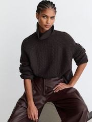 Schokoladenbraun - Reiss Brielle Wool-Cashmere Cable-Knit Roll-Neck Jumper - Bild 1 von 7