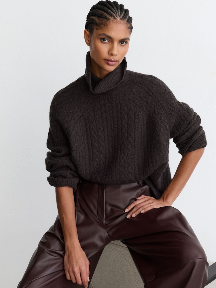 Schokoladenbraun - Reiss Brielle Wool-Cashmere Cable-Knit Roll-Neck Jumper - Bild 1 von 7