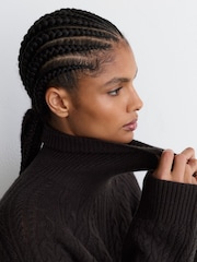 Schokoladenbraun - Reiss Brielle Wool-Cashmere Cable-Knit Roll-Neck Jumper - Bild 5 von 7