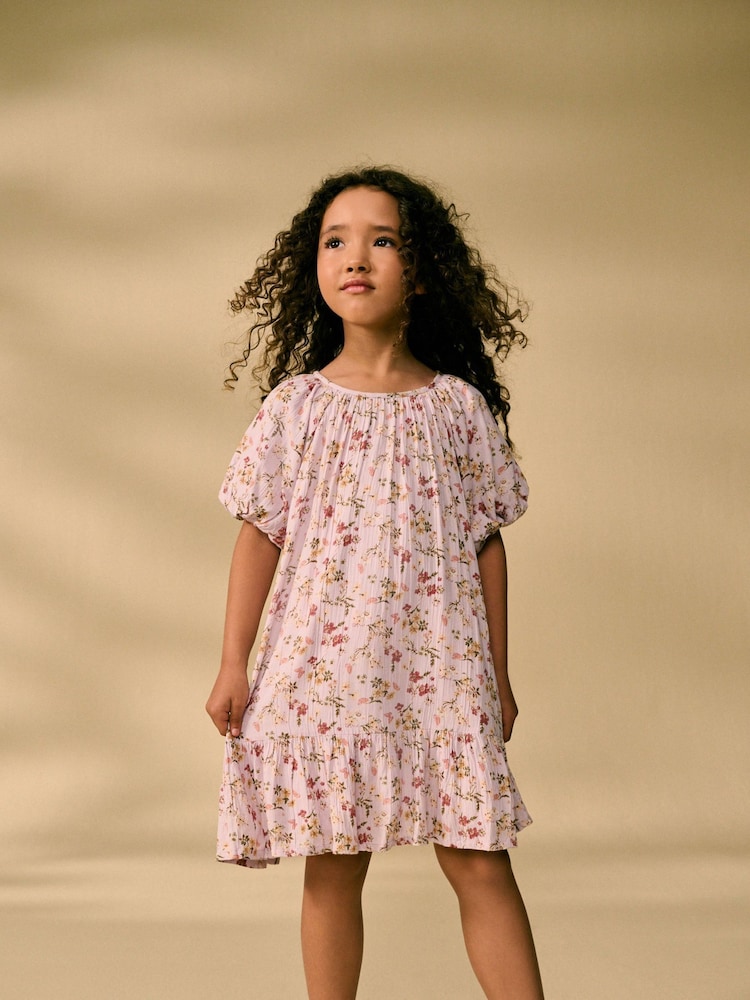 Flieder/Violett geblümt - Sommerkleid mit Puffärmeln (3–16Jahre) - Bild 1 von 8 Flieder/Violett geblümt - Sommerkleid mit Puffärmeln (3–16Jahre) - Bild 1 von 8